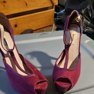 Chic Magenta Peep-Toe Heels